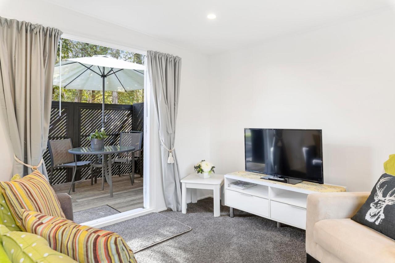Bellbird Cottage - Lake Taupo Bach Waitahanui Bagian luar foto